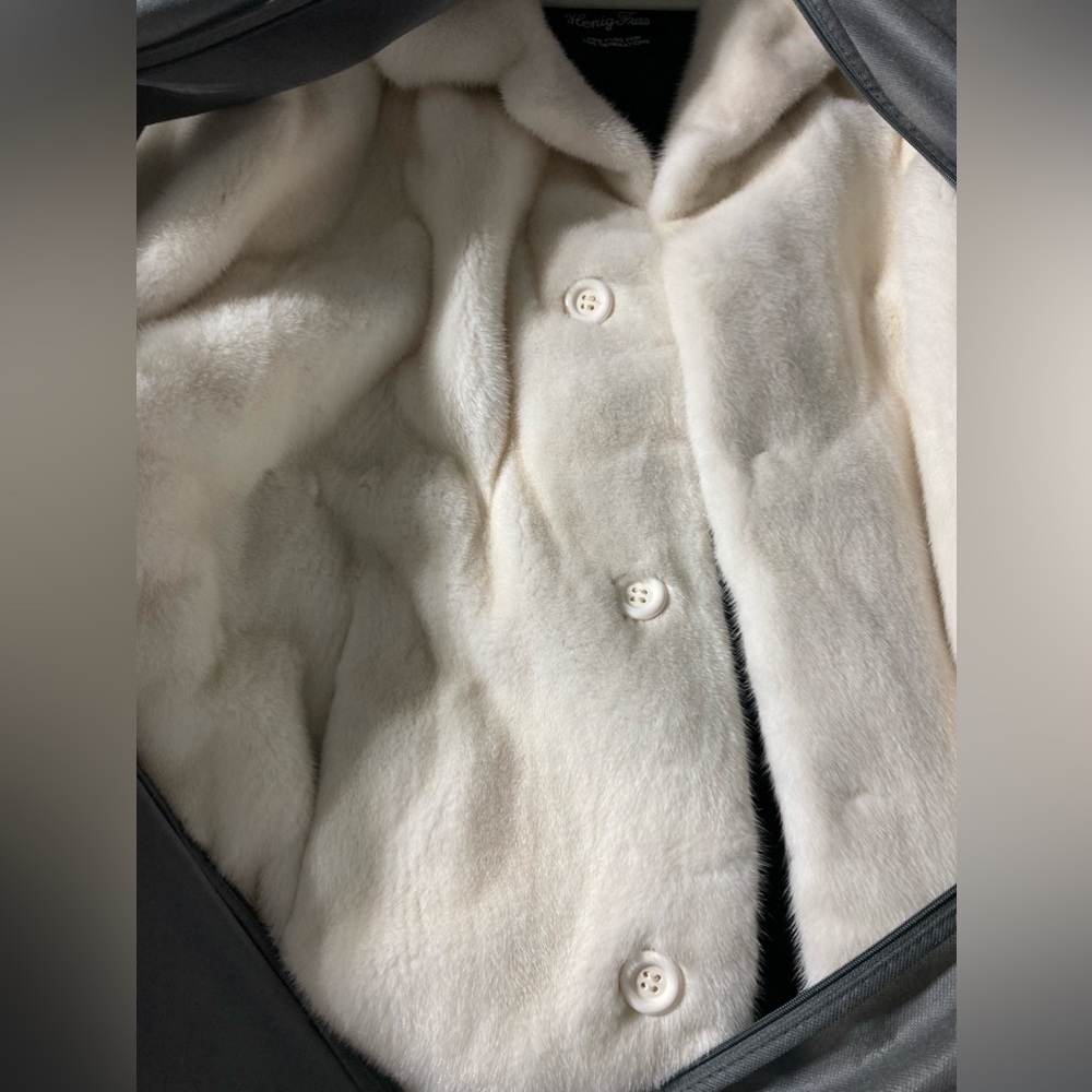 All White Mink coat XXL brand new